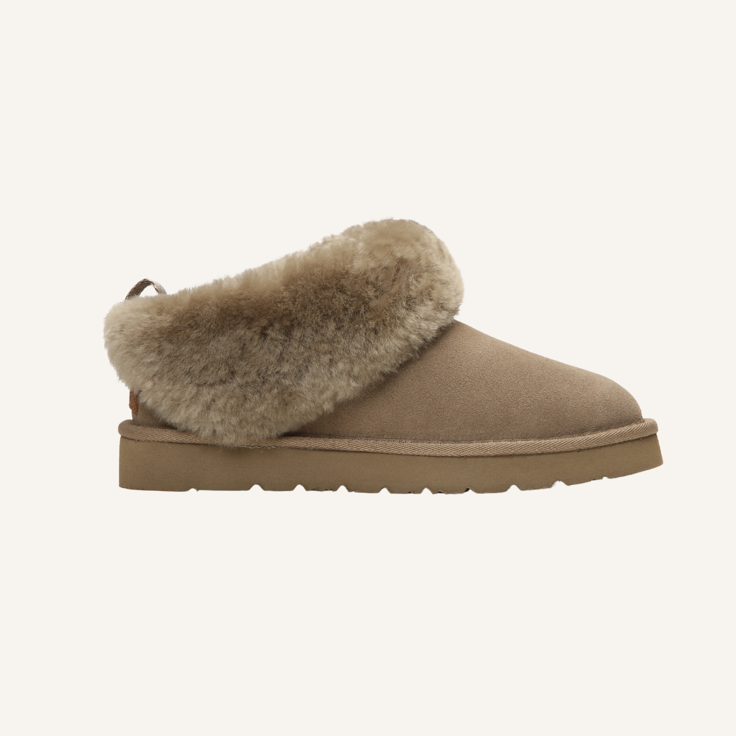 Ugg Shelly